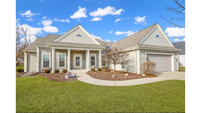 N61W5180 Cedar Reserve Cir Cedarburg, WI 53012 by Powers Realty Group $649,900