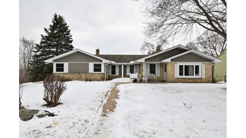 2233 Chestnut St 2235 West Bend, WI 53095 by Shorewest Realtors $369,000