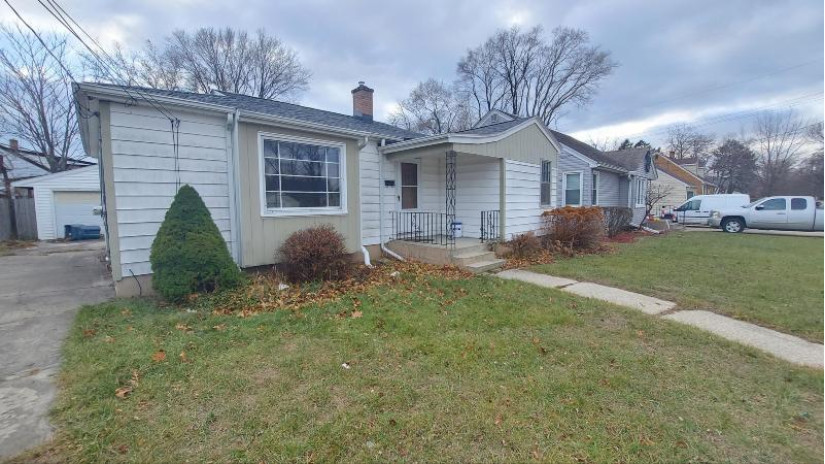 1407 79th St Kenosha, WI 53143 by Durante & Rich Real Estate $1,750