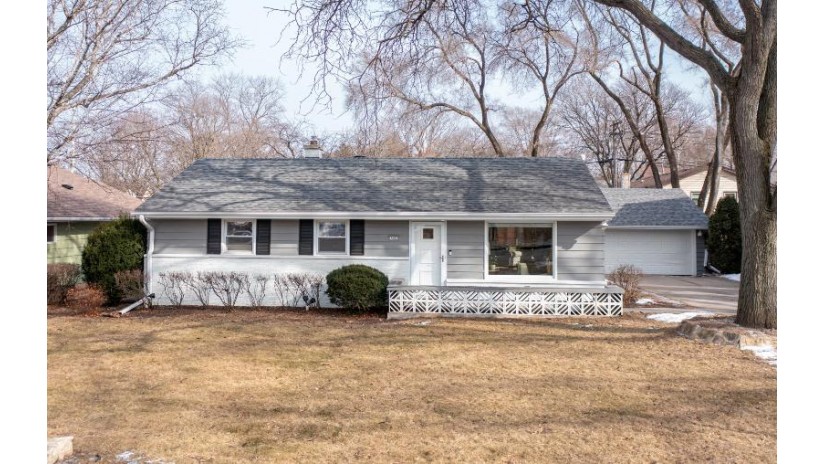 800 N 114th St Wauwatosa, WI 53226 by Provincial Realty LLC $369,000