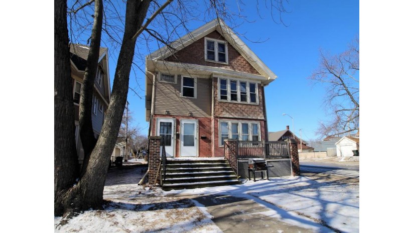 1401 S 59th St West Allis, WI 53214 by Redefined Realty Advisors LLC $269,900