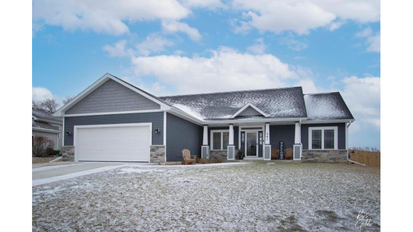 241 Jerome Dr Twin Lakes, WI 53181 by RE/MAX Plaza $425,000