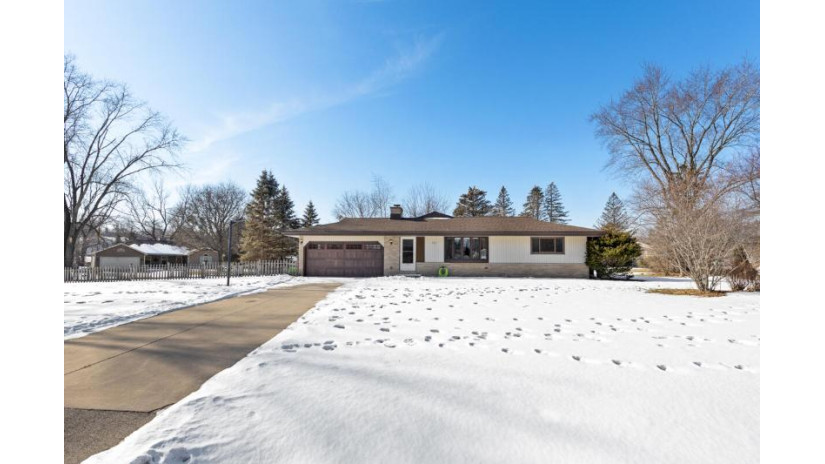 3835 Brook Ln Brookfield, WI 53005 by The Stefaniak Group, LLC $339,900