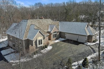 W298N596 Kings Way, Delafield, WI 53188