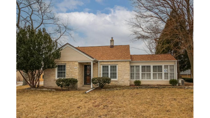 10405 W Hampton Ave Milwaukee, WI 53225 by RE/MAX Realty Pros~Brookfield $200,000