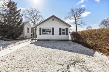 9525 W Mitchell St, West Allis, WI 53214