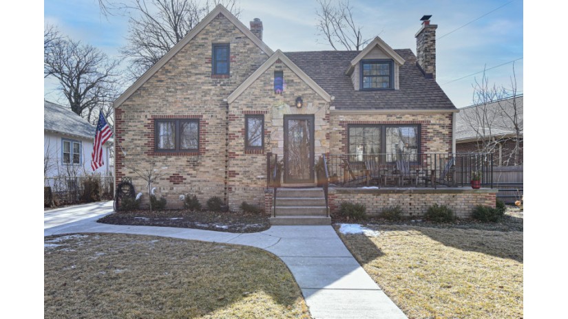805 E Birch Ave Whitefish Bay, WI 53217 by Shorewest Realtors $645,000