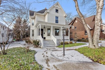 1743 N 83rd St, Wauwatosa, WI 53213-2148