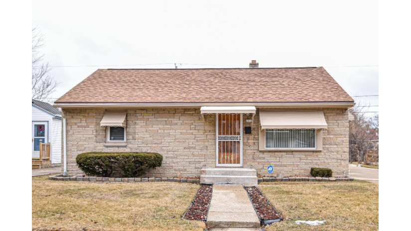 2110 W Neil Pl Milwaukee, WI 53209 by EXP Realty, LLC~MKE $155,000