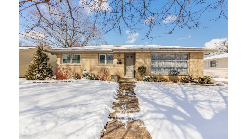 4608 79th St Kenosha, WI 53142 by 1 Month Realty $250,000