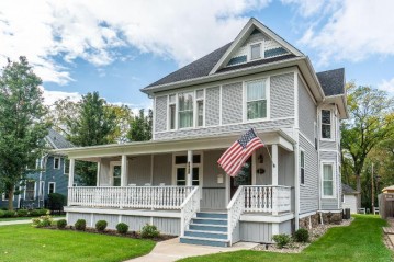 302 Maxwell St, Lake Geneva, WI 53147-1773