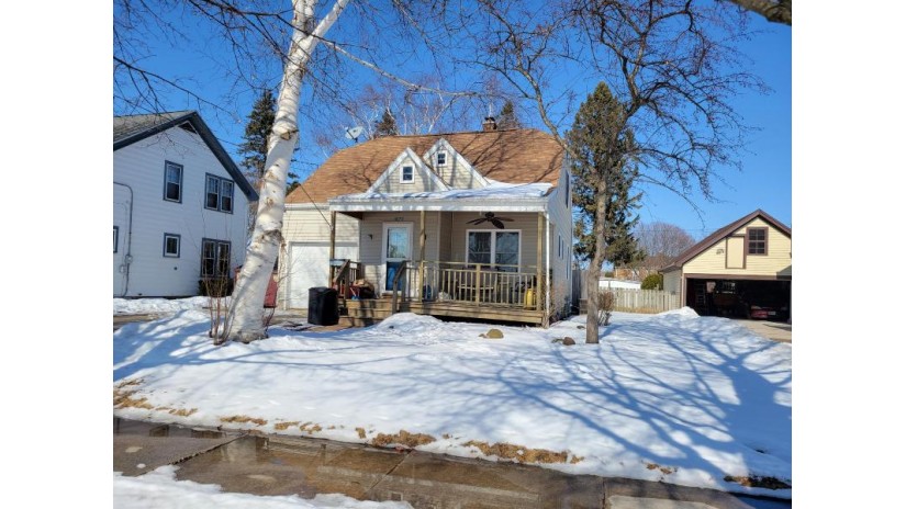 1820 Rankin St Manitowoc, WI 54220 by Coldwell Banker Real Estate Group~Manitowoc $164,500