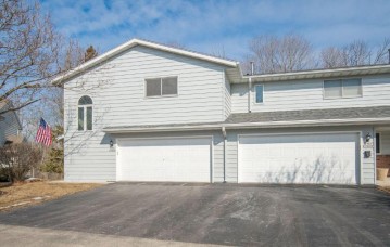 N163W19230 Lea Fon Cir, Jackson, WI 53037-9216