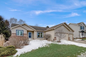 332 Amanda Way, Verona, WI 53593-8300