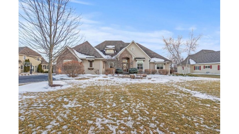 N39W23753 Broken Hill Cir N Pewaukee, WI 53072 by RE/MAX Realty Pros~Brookfield $1,195,000