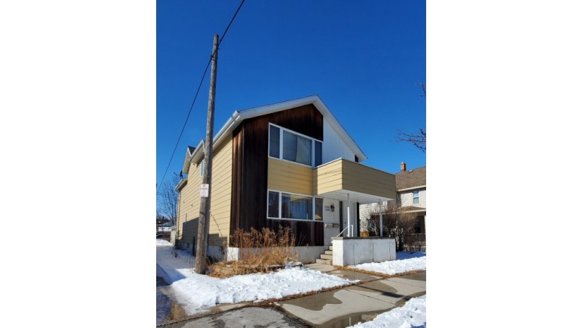 1320 N 7th St 1320A Sheboygan, WI 53081 by Shorewest Realtors $149,900