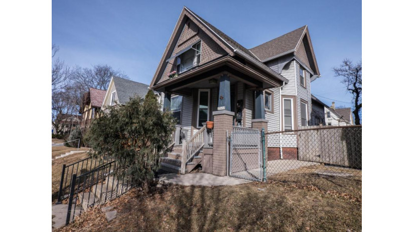 2762 N Oakland Ave Milwaukee, WI 53211 by Redefined Realty Advisors LLC $449,900