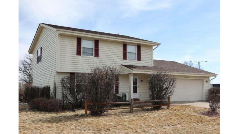 W140N4918 Somerset Dr Menomonee Falls, WI 53051 by First Weber Inc - Menomonee Falls $379,900