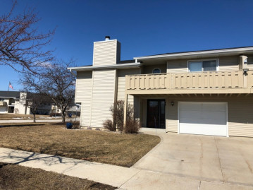 2420 W Crabapple Ln 1, Oak Creek, WI 53154-1095