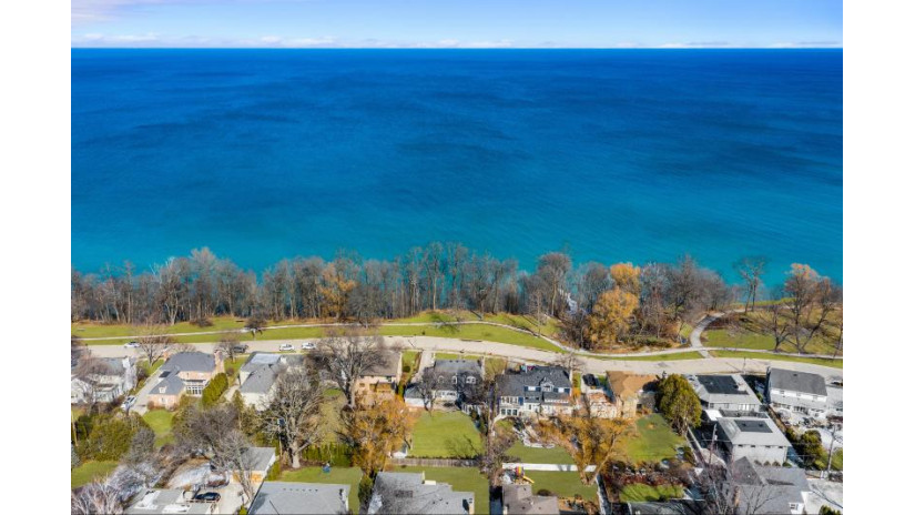 5025 N Palisades Rd Whitefish Bay, WI 53217 by Keller Williams Realty-Milwaukee North Shore $1,275,000