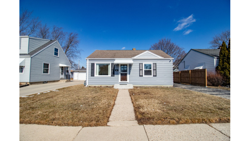 1406 Drexel Blvd South Milwaukee, WI 53172 by Shorewest Realtors $139,900