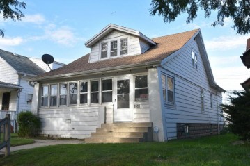 3809 N 26th St, Milwaukee, WI 53206-1404