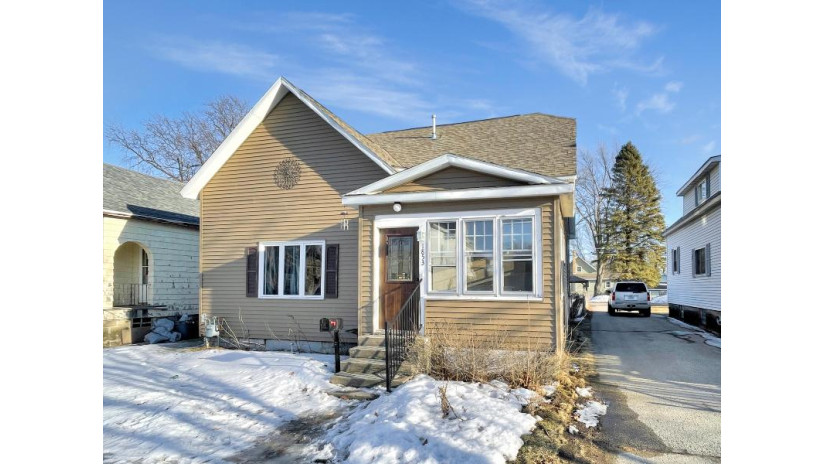 1853 Liberty St Marinette, WI 54143 by Broadway Real Estate $159,900