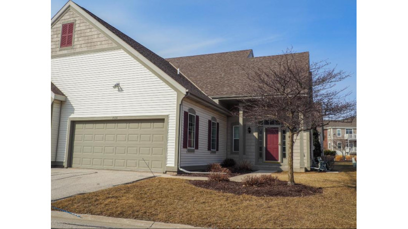 1434 Hasting Ct Waukesha, WI 53186 by Redefined Realty Advisors LLC $270,000