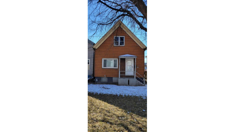 1011 W Madison St A Milwaukee, WI 53204 by Premier Point Realty LLC $64,900