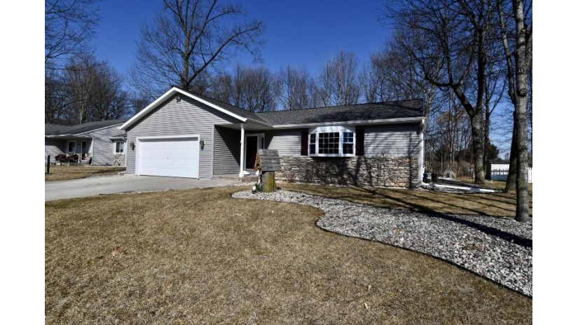 212 Hargrove Pl West Bend, WI 53095 by First Weber Inc- West Bend $339,900