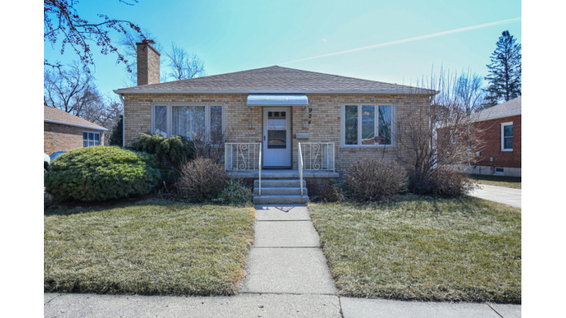 924 Center St Delavan, WI 53115 by Shorewest Realtors $229,900