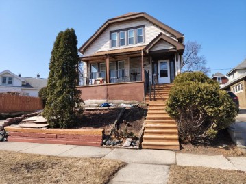 1453 S 51st St, West Milwaukee, WI 53214-5315