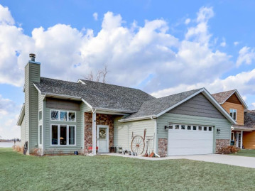 27624 113th St, Salem Lakes, WI 53179-9696