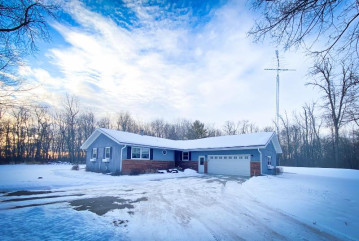 N4736 Maple Dr, Oakfield, WI 53065-9530