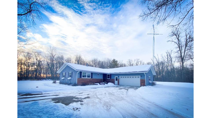 N4736 Maple Dr Oakfield, WI 53065 by Adashun Jones Real Estate $289,900