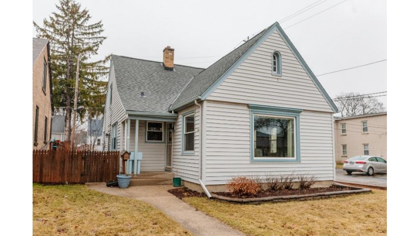 2659 N 74th St Wauwatosa, WI 53213 by Firefly Real Estate, LLC $259,900