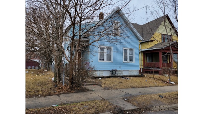 2345 N 8th St Milwaukee, WI 53206 by Shorewest Realtors $55,000