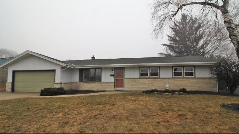 1409 N 10th Ave West Bend, WI 53090 by Redefined Realty Advisors LLC $269,900