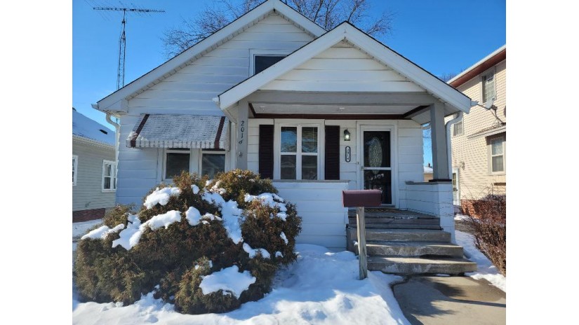 2016 Thurston Ave Racine, WI 53403 by Buyers Vantage $104,900