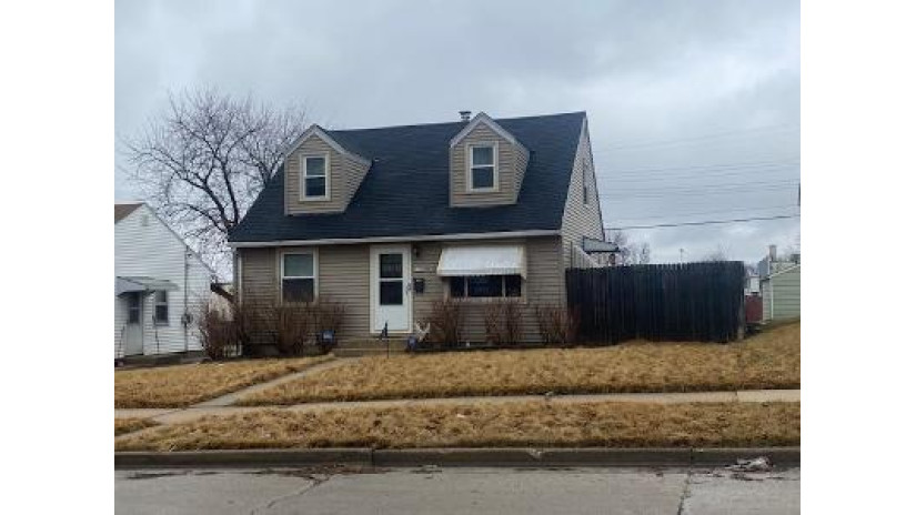 7356 W Potomac Ave Milwaukee, WI 53216 by HomeWire Realty $129,500