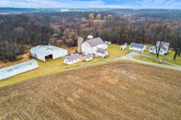 5818 Big Bend Rd, Waterford, WI 53185