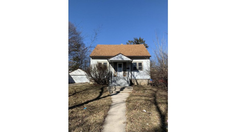 4921 N 54th St Milwaukee, WI 53218 by Brew City Realtors $119,900