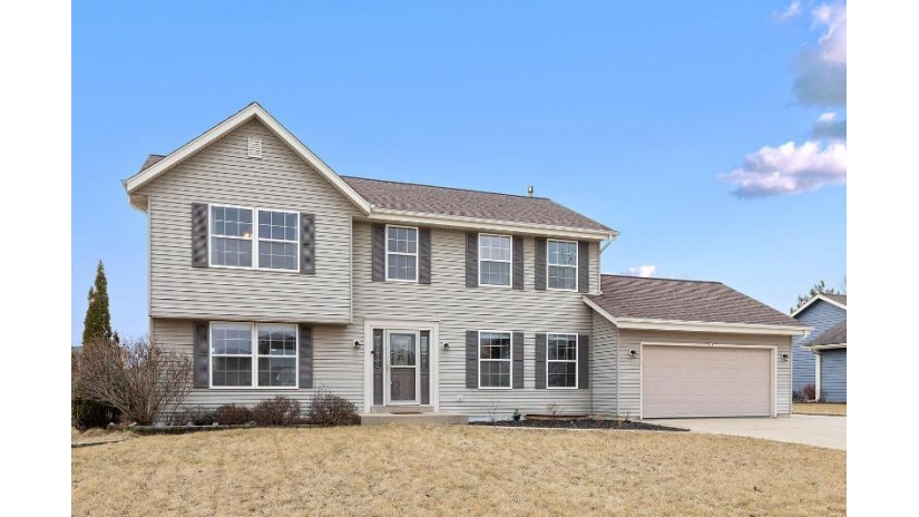 116 Weiss Way Saukville, WI 53080 by Landro Milwaukee Realty $349,900