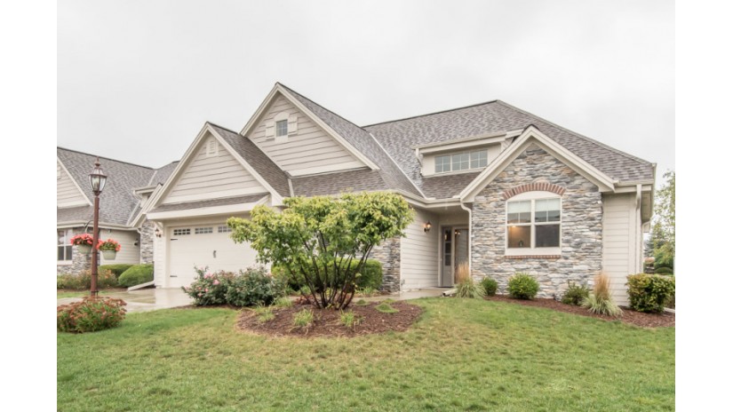 3506 White Oak Way Waukesha, WI 53188 by Shorewest Realtors $489,900