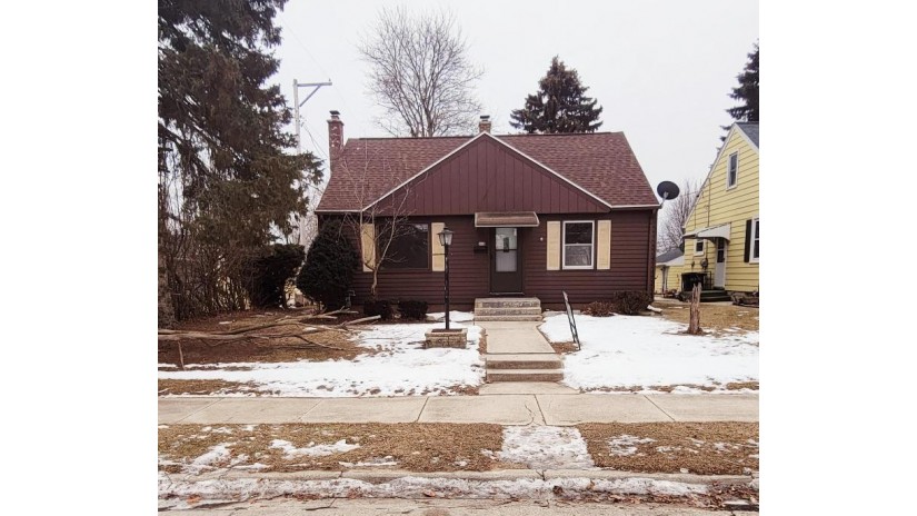 819 Humboldt Ave Sheboygan, WI 53081 by NON MLS $165,000