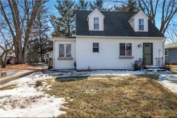 402 West Hawthorn Street, Strum, WI 54770