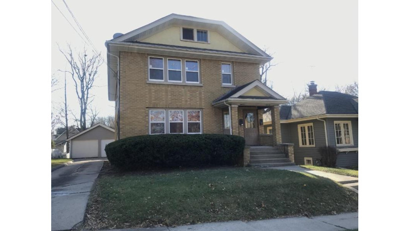 1537 Crosby Street Rockford, IL 61107 by Century 21 Affiliated $129,000