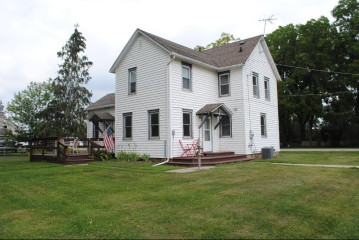 209 E 1ST Street, Leaf River, IL 61047