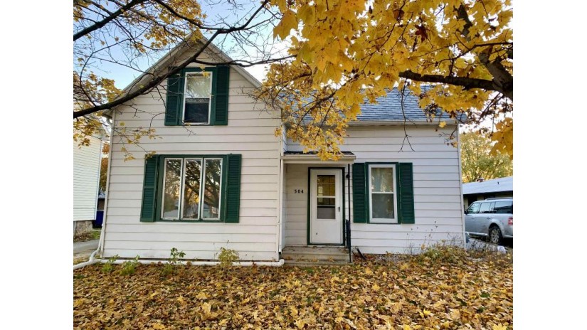 504 S St Augustine Street Pulaski, WI 54162 by Coldwell Banker Real Estate Group $117,000