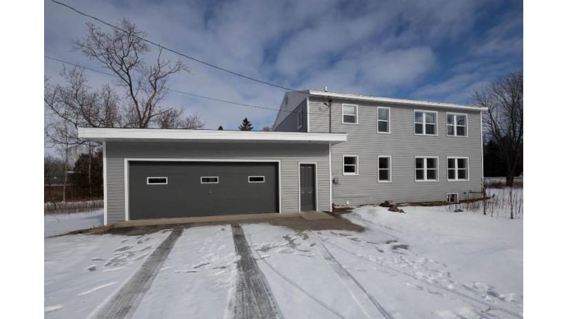 3977 Bay Shore Drive Sevastopol, WI 54235 by Shorewest Realtors $240,000